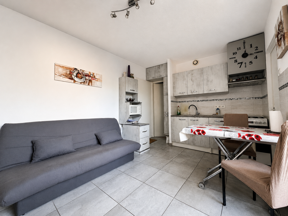 EN EXCLUSIVITÉ Appartement T2 rénové avec garage à deux pas de la plage !
