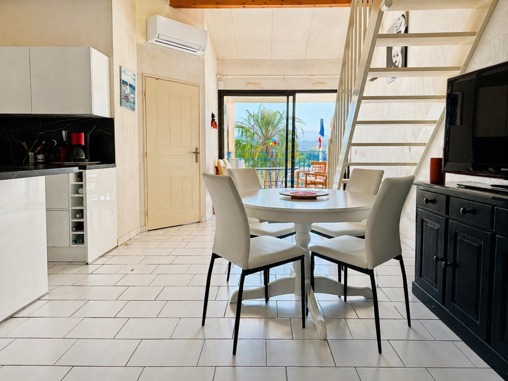 Appartement T3 cabine de 62 m2 Port dArgelès Dernier étage avec ascenseur
