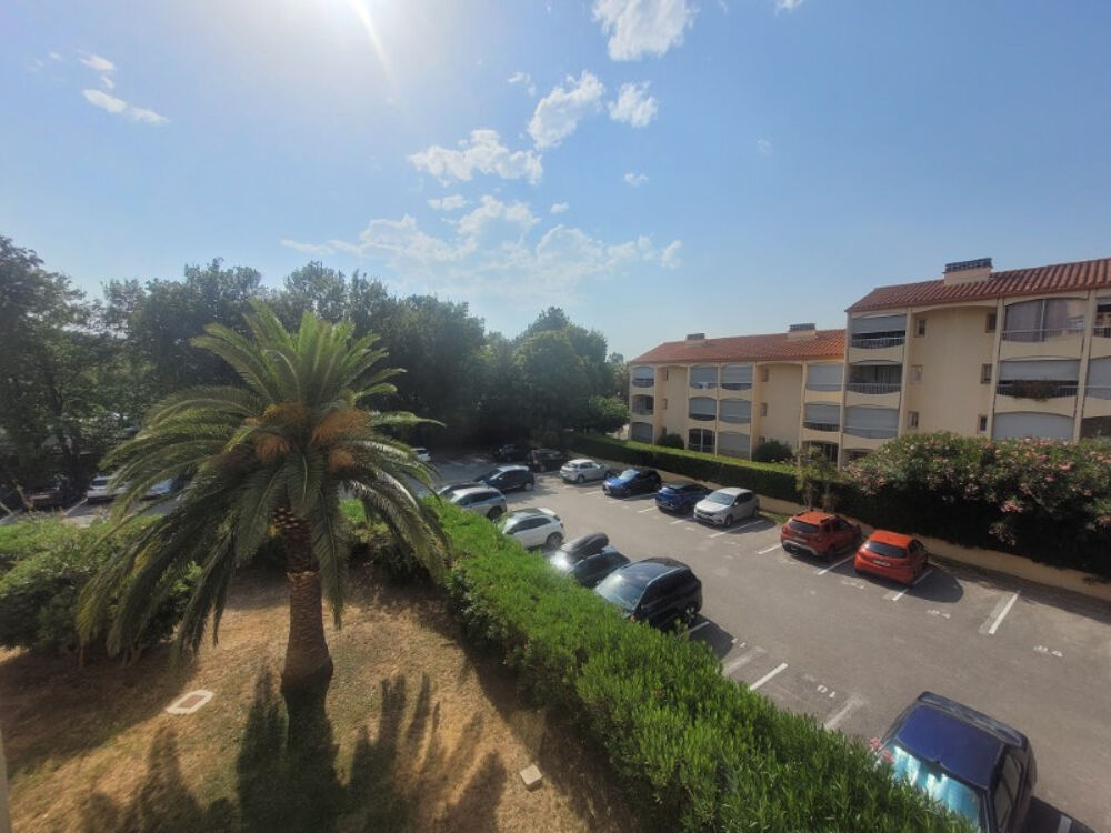 Vente Appartement Résidence avec Piscine, Ascenseur, Studio Loggia 20,08m2 Carrez Loggia Parking Argeles sur mer