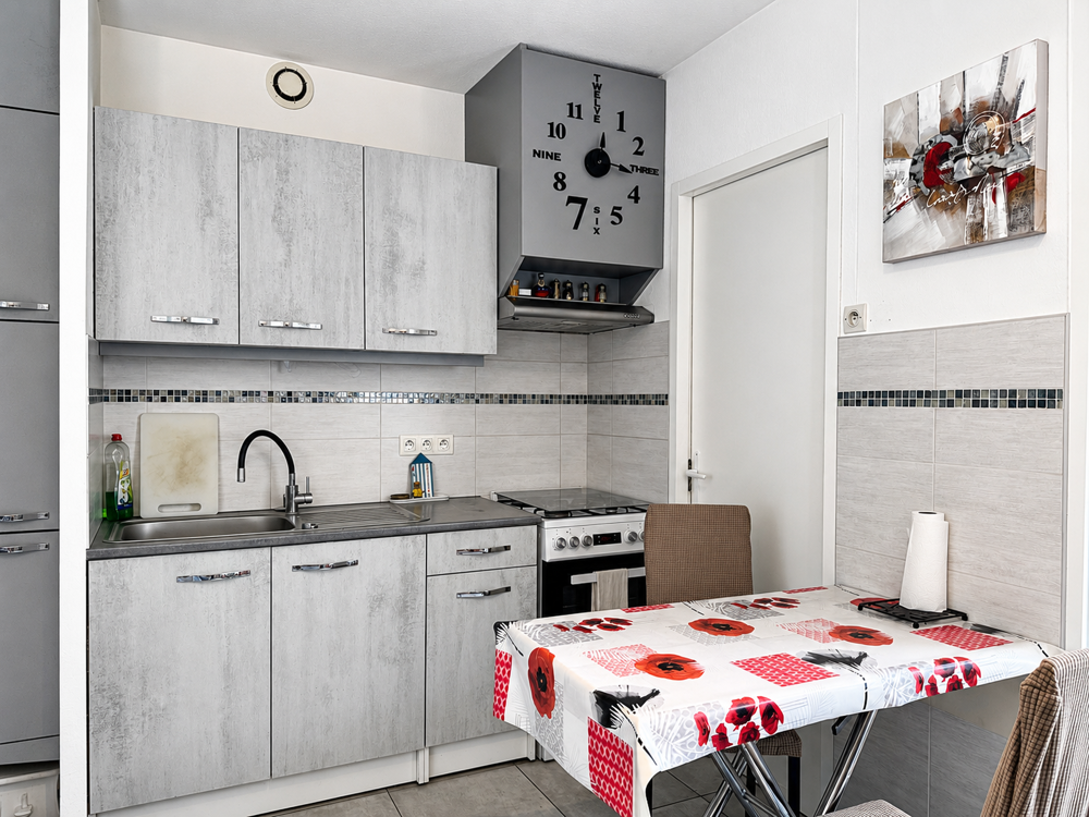 EN EXCLUSIVITÉ Appartement T2 rénové avec garage à deux pas de la plage !
