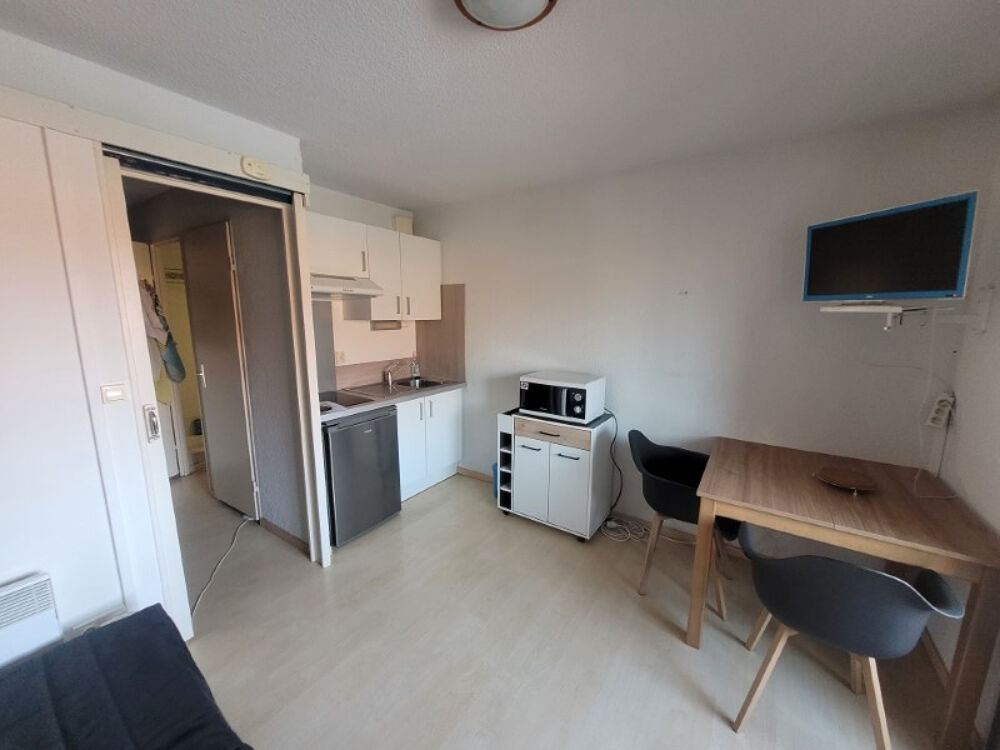 Résidence fermée avec Piscine Le Clos Catalan Studio Cabine 22,40m2 parking. proche Centre Plage.
