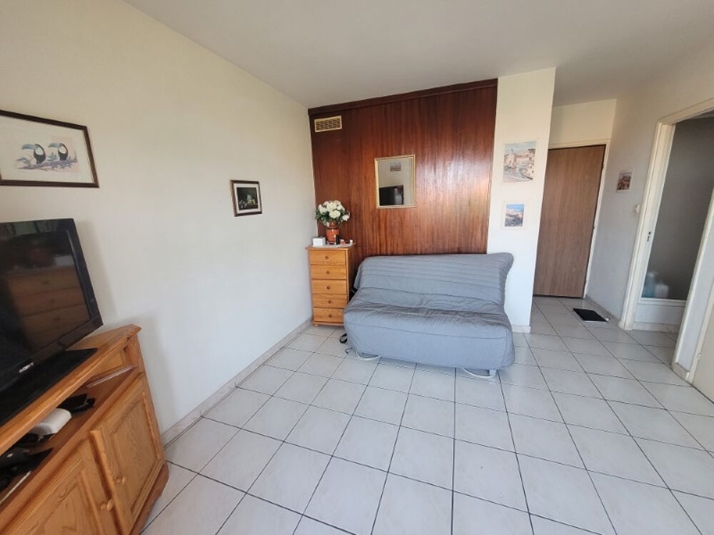 Résidence sécurisée avec ascenseur 3ème étage Studio Cabine 21,45m2 avec Loggia Cave Parking