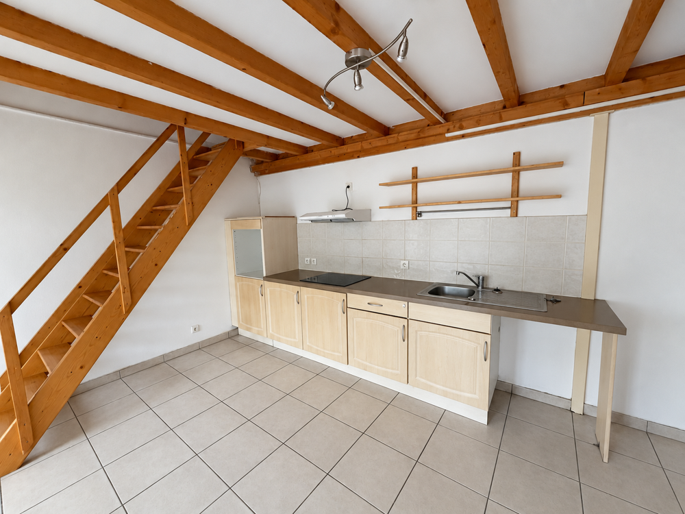 Location Appartement Argelès-sur-Mer   T2 avec grande mezzanine   location non meublée Argeles sur mer