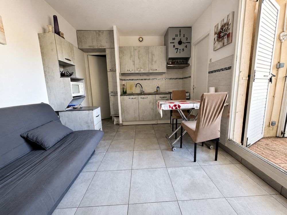 EN EXCLUSIVITÉ Appartement T2 rénové avec garage à deux pas de la plage !