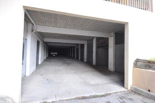  Parking / Garage à louer 16 m²