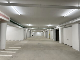  Parking / Garage à louer 16 m²