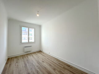  Appartement à louer 3 pièces 64 m² Ajaccio