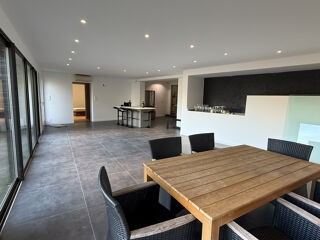  Maison � vendre 8 pi�ces 310 m�