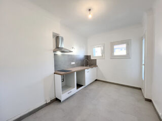  Appartement à louer 3 pièces 64 m² Ajaccio