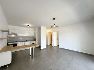  Appartement à louer 2 pièces 44 m²