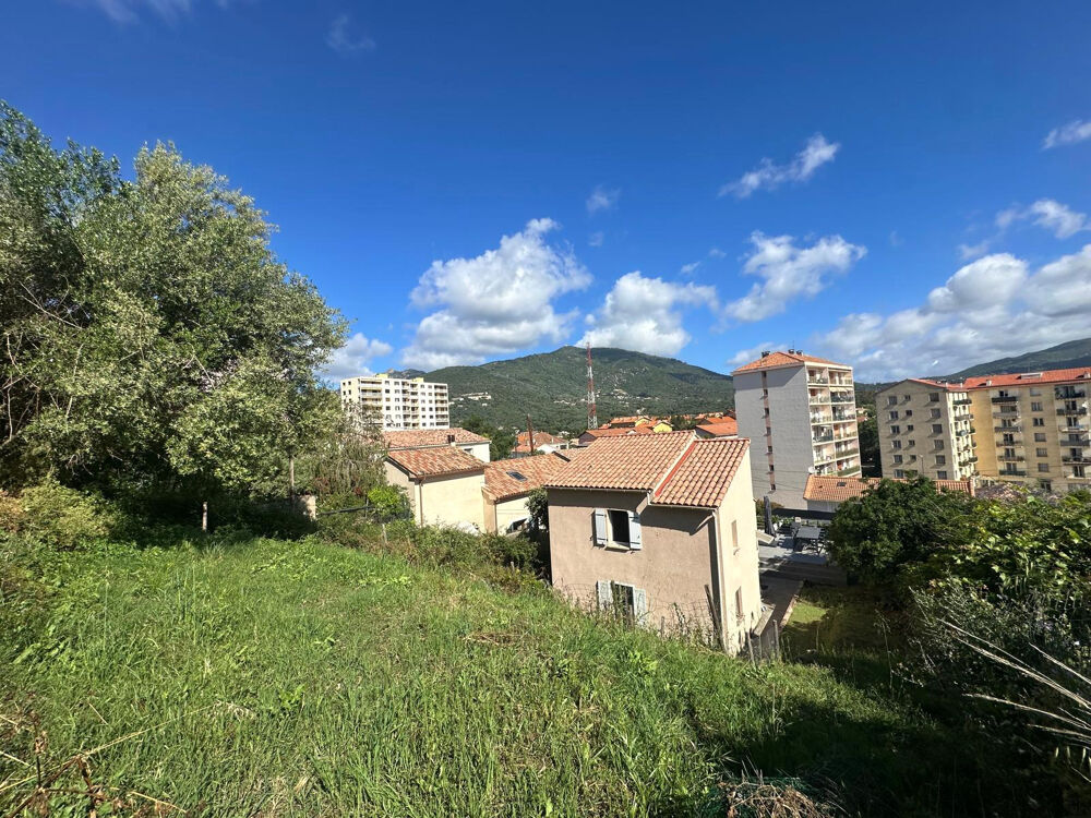 RARE! MAISON DE VILLE AVEC JARDIN ET TERRASSE AJACCIO