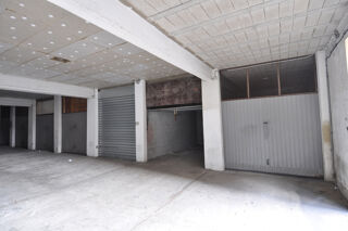  Parking / Garage à louer 16 m²