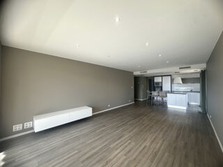  Appartement à louer 3 pièces 86 m²