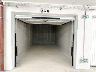  Parking / Garage à louer 16 m²