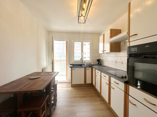  Appartement à louer 3 pièces 61 m²