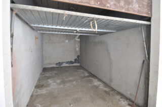  Parking / Garage à louer 16 m²