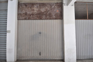  Parking / Garage à louer 16 m²