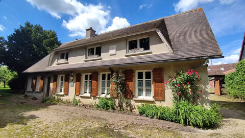   Propri�t� avec beaucoup de potentiel ! 140 m2 + d�pendances + terrain 2238 m2 constructible 