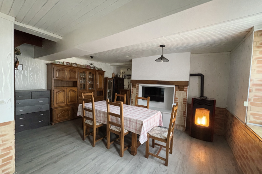 Ensemble immobilier avec fort potentiel-PONCHON-113m2