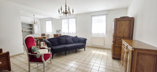  Appartement à louer 4 pièces 89 m²