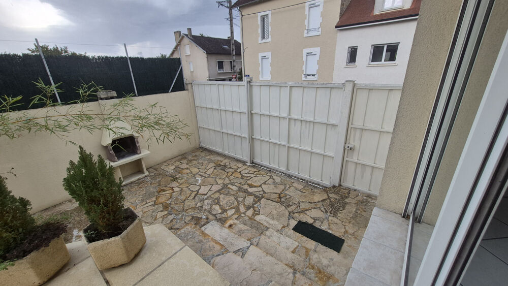 Maison de plain-pied avec piscine, climatisation et prestations de qualité à Limoges