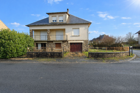   Maison à rénover avec fort potentiel d'aménagement   Usage habitation et professionnel Maison - 5 pièce(s) - 100 m²