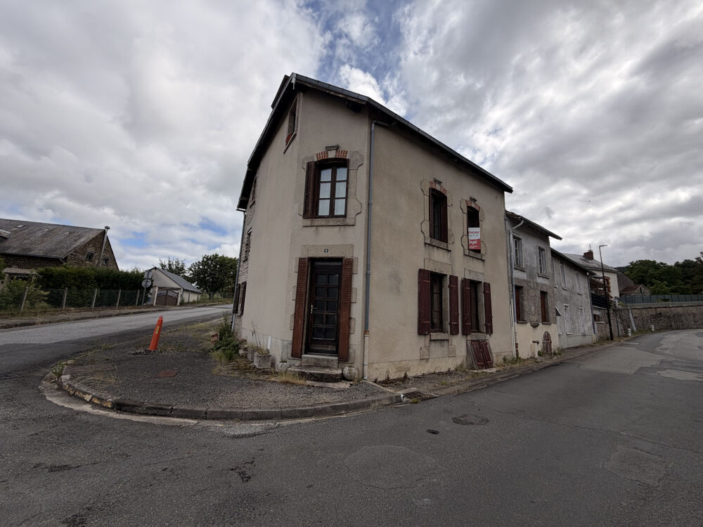 Maison de Bourg à Saint-Sulpice-Laurière