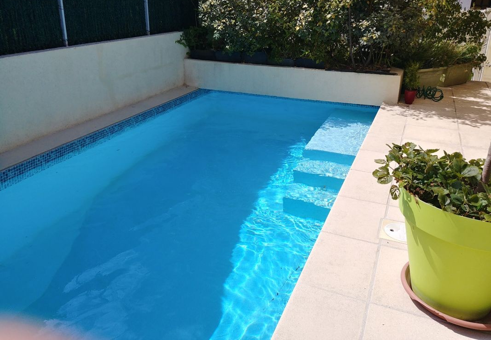 Maison de plain-pied avec piscine, climatisation et prestations de qualité à Limoges