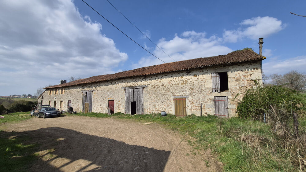 Authentique ferme du XIXe siècle avec fort potentiel 4 hectares de tranquillité aux portes de Panazol