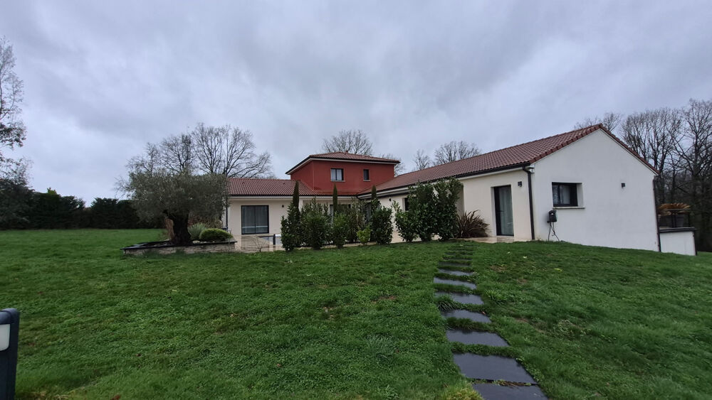 Vente Maison Magnifique villa de 200 m2 avec piscine sur parc clos et arboré de 6 000 m2 Condat sur vienne