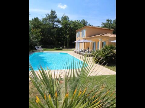 Location Maison 360 Besse-sur-Issole (83890)