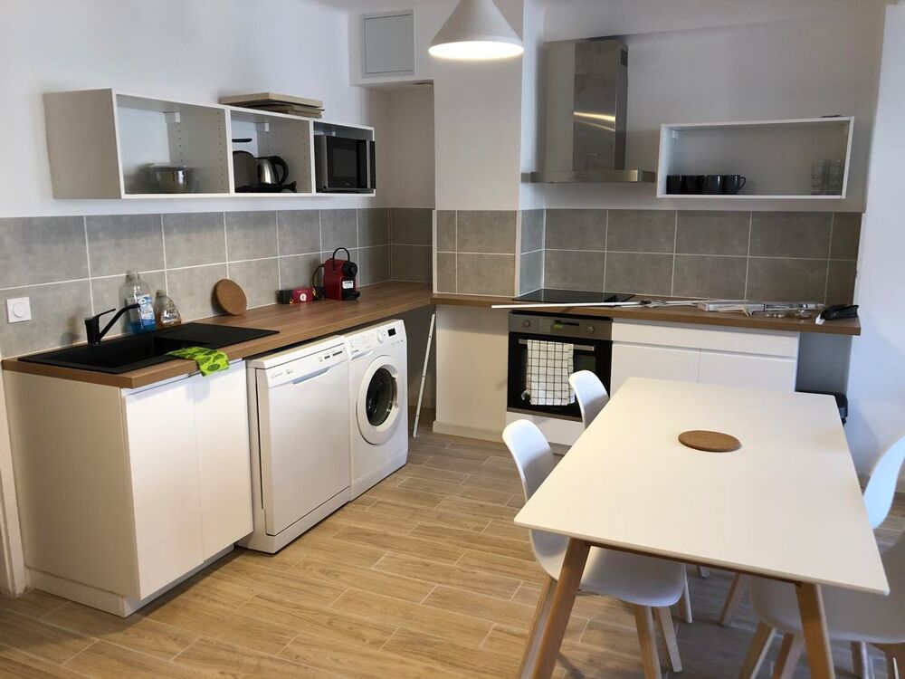 location Appartement - 5 pice(s) - 85 m Nmes (30000)