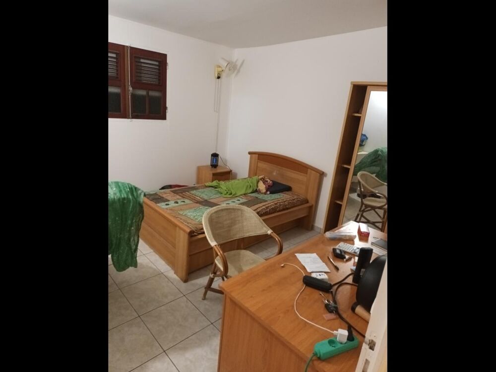 location Maison - 7 pice(s) - 170 m Baie-Mahault (97122)