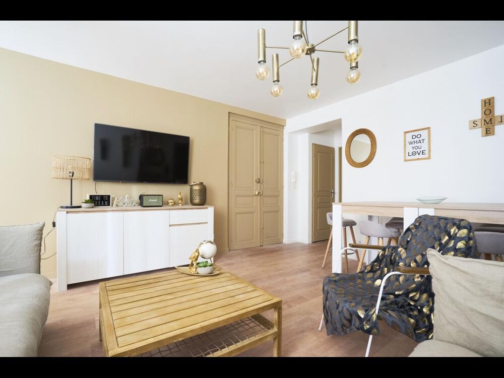 location Appartement - 8 pice(s) - 131 m Reims (51100)