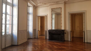  Appartement � louer 6 pi�ces 212 m�