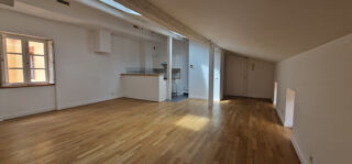  Appartement à louer 3 pièces 87 m²