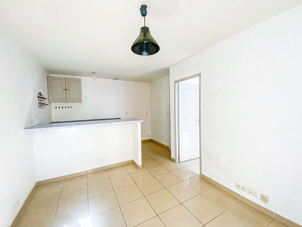 Toulon - Saint Roch : Lot de deux appartements T2