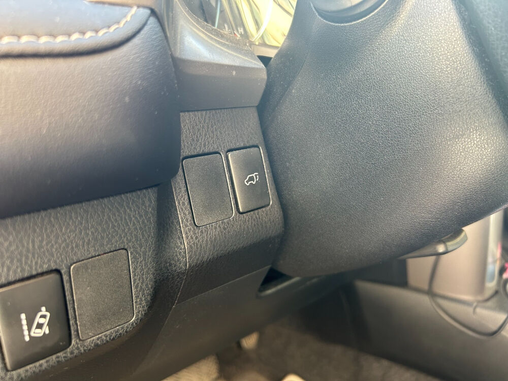 RAV 4 2.5i AWD LOUNGE 2018 occasion 78000 Versailles