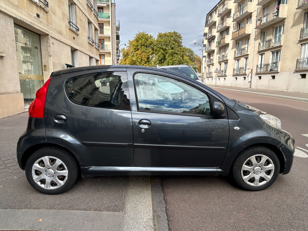107 1.0e 12V 68ch BLUE LION Trendy 2011 occasion 78000 Versailles