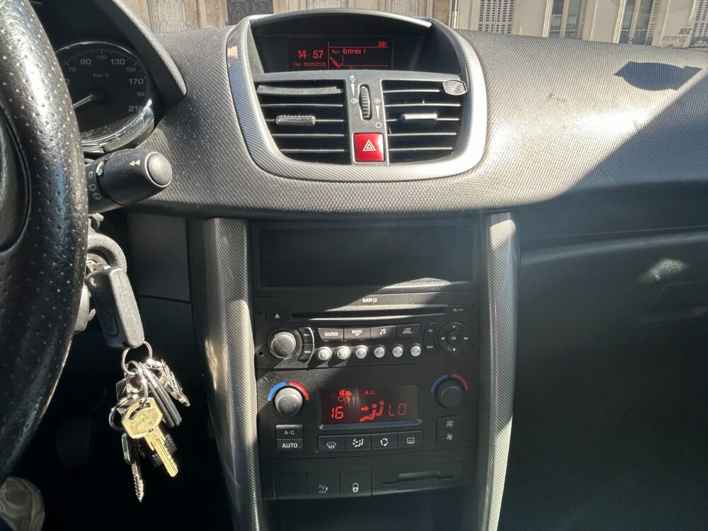 207 1.6 VTi 16V 120ch Premium 2008 occasion 78000 Versailles