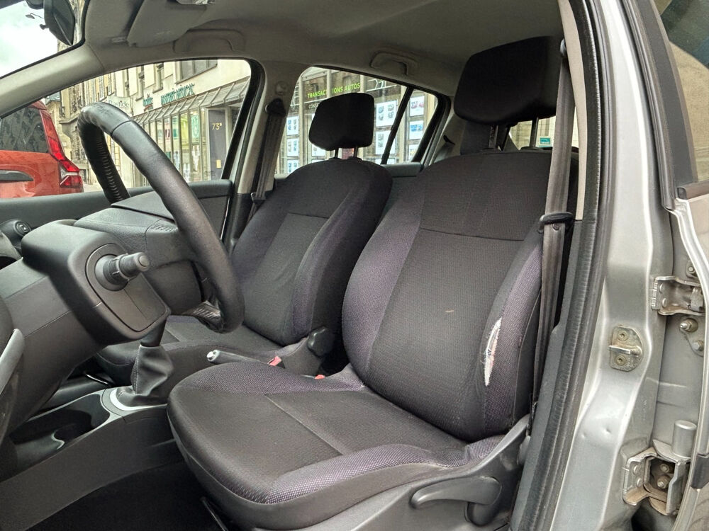 Clio III Clio 1.5 dCi 70 Expression 2006 occasion 78000 Versailles