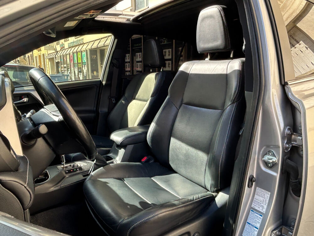RAV 4 2.5i AWD LOUNGE 2018 occasion 78000 Versailles