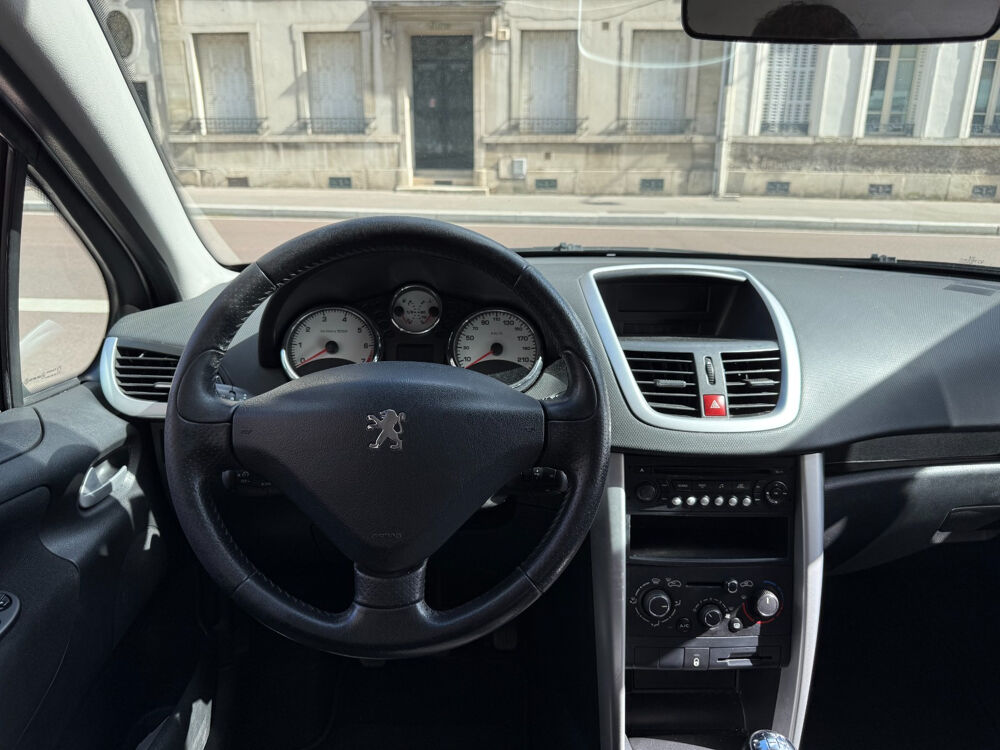 207 1.4 VTi 95ch Active 2011 occasion 78000 Versailles