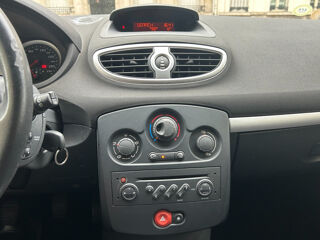 Clio III Clio 1.5 dCi 70 Expression 2006 occasion 78000 Versailles