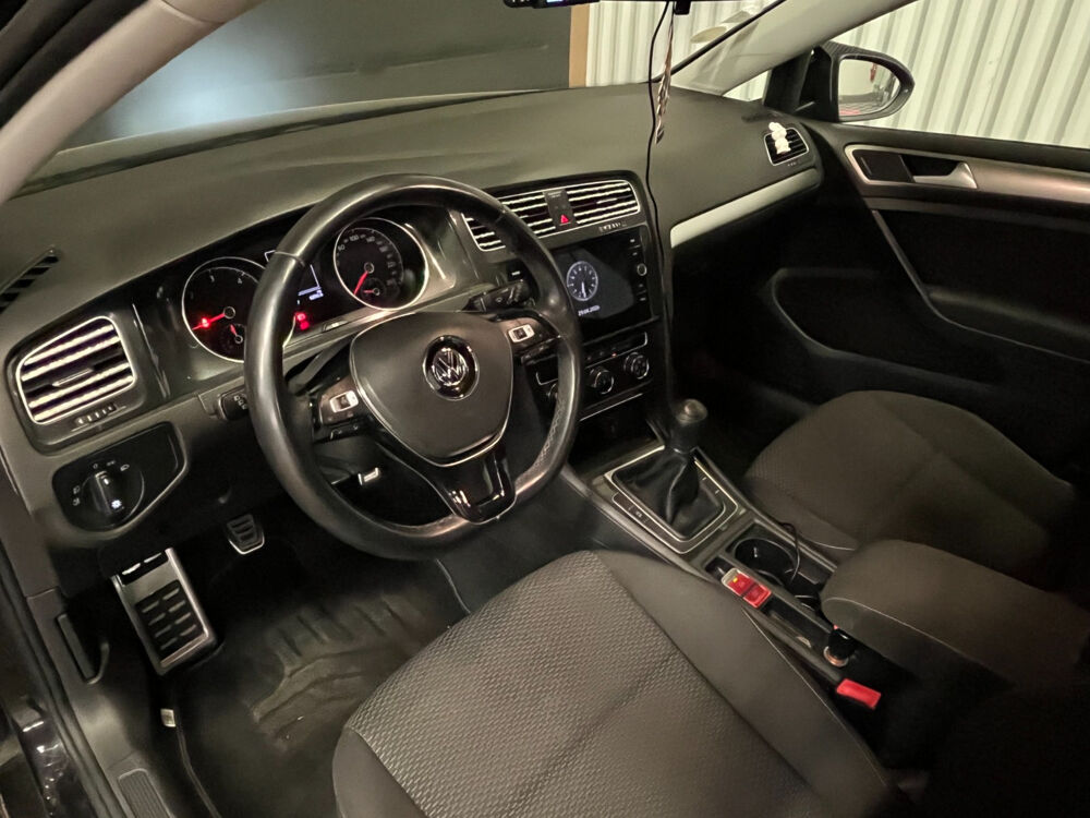 Golf 1.6 TDI 115 BlueMotion Technology FAP Confortline 2018 occasion 49100 Angers