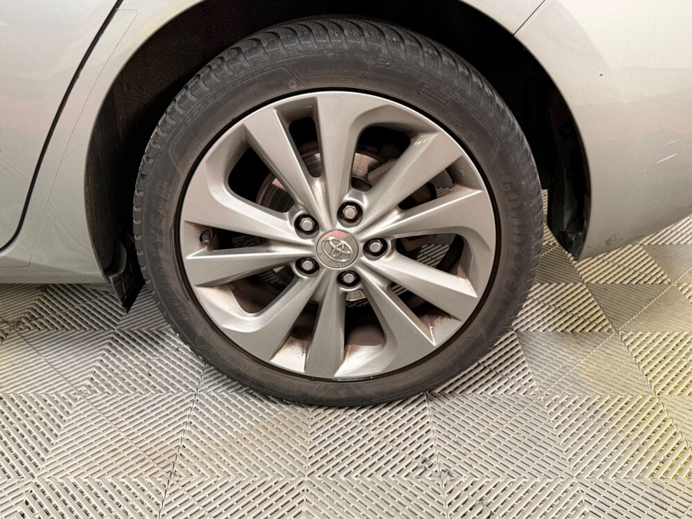 Auris Hybride 136h Business 2013 occasion 49100 Angers