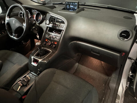 5008 1.6 HDi 115ch FAP BVM6 Allure 5pl 2015 occasion 49100 Angers