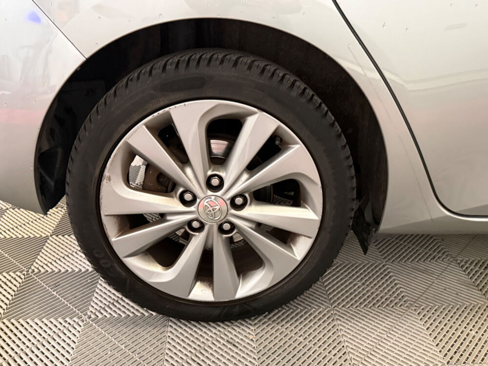 Auris Hybride 136h Business 2013 occasion 49100 Angers
