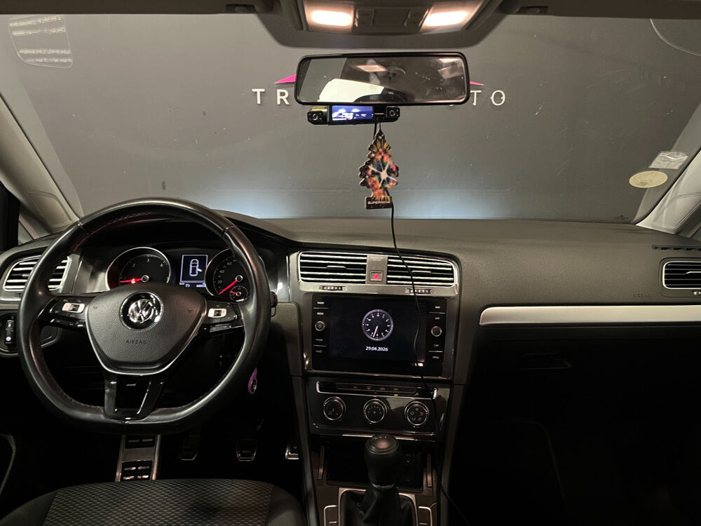 Golf 1.6 TDI 115 BlueMotion Technology FAP Confortline 2018 occasion 49100 Angers