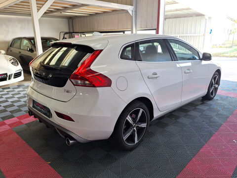 V40 T2 122 ch Geartronic 6 R-DESIGN 2020 occasion 85300 Challans